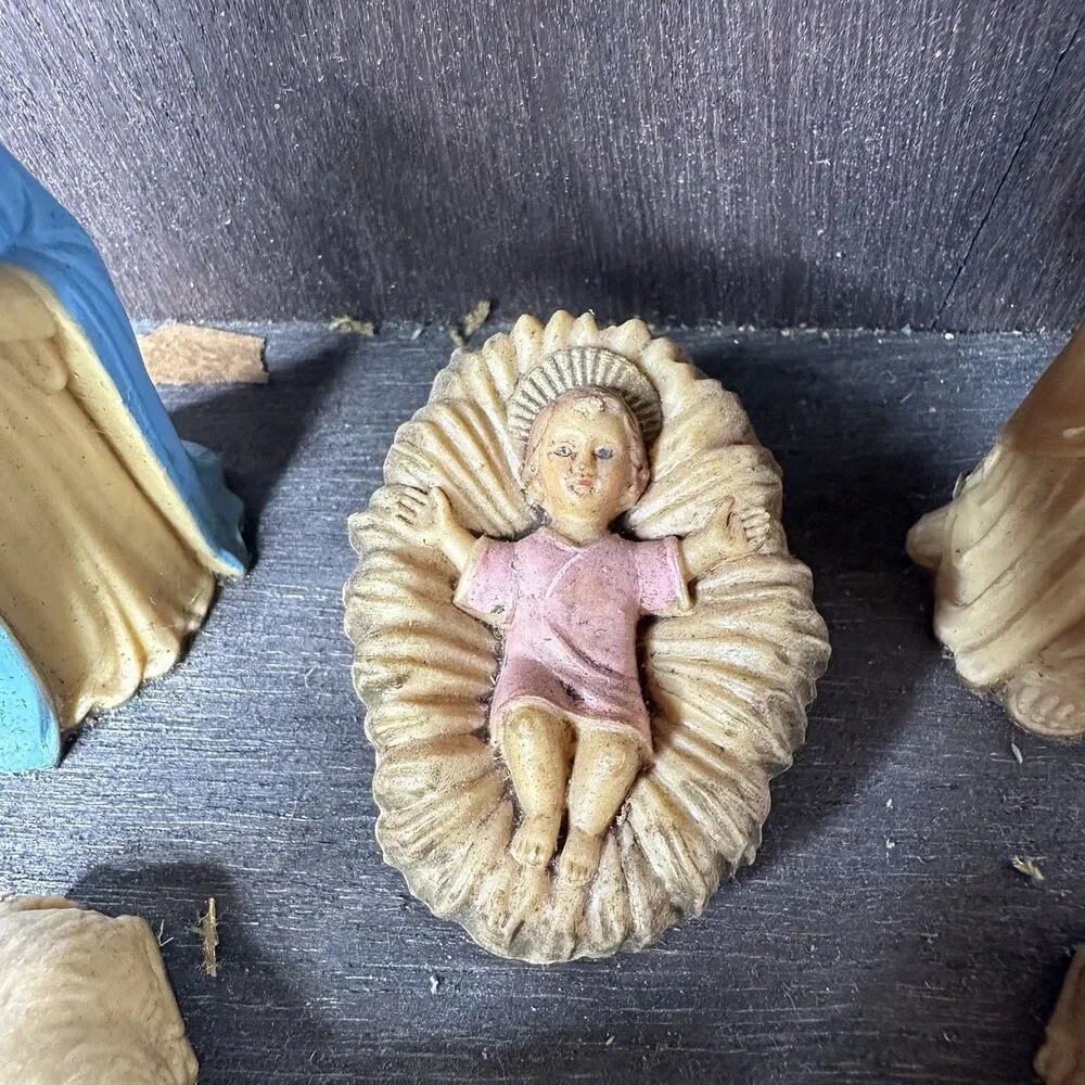 Vtg Wooden Nativity Manger Creche Plastic Fixed Figures Jesus‎ Angel Mary Joseph